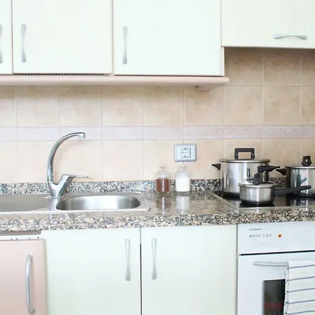 Edificio Maranuelas, Puerto La Cruz, Islas Canarias Tenerife