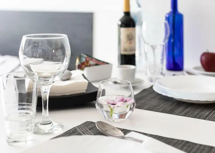 Edificio Maranuelas, Puerto La Cruz, Islas Canarias Tenerife *