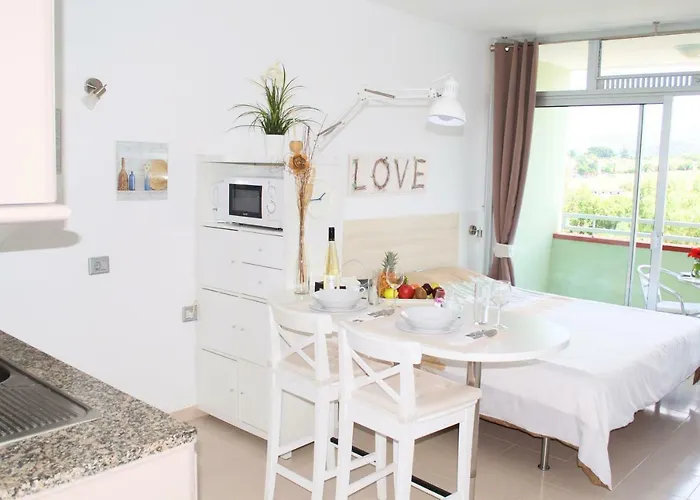 Edificio Maranuelas, Puerto La Cruz, Islas Canarias Tenerife *