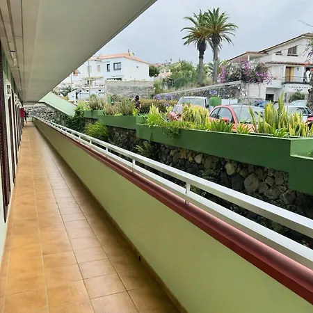 Edificio Maranuelas, Puerto La Cruz, Islas Canarias Tenerife