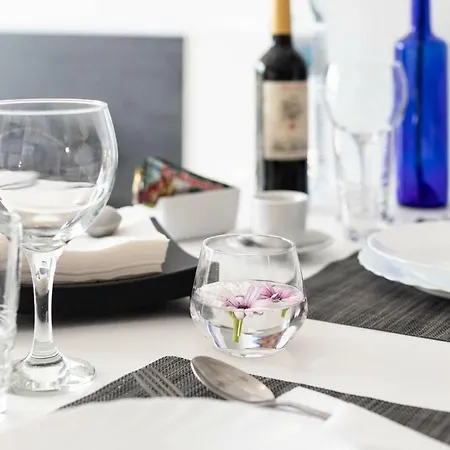 Edificio Maranuelas, Puerto La Cruz, Islas Canarias Tenerife *