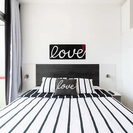 Edificio Maranuelas, Puerto La Cruz, Islas Canarias Tenerife * Puerto de la Cruz (Tenerife)