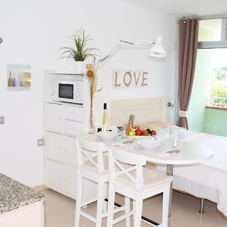 Edificio Maranuelas, Puerto La Cruz, Islas Canarias Tenerife *