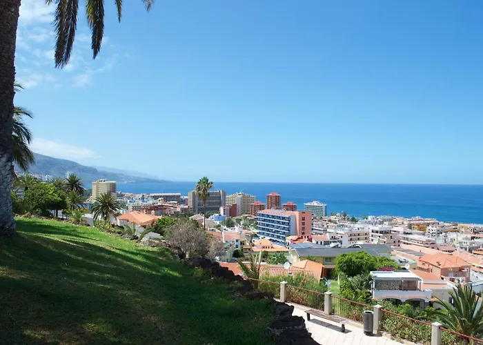 Edificio Maranuelas, Puerto La Cruz, Islas Canarias Tenerife *
